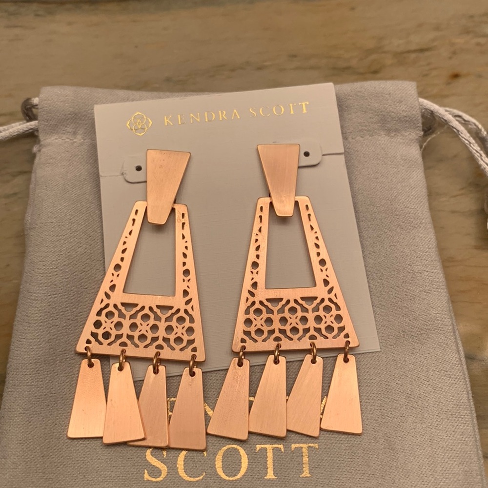 NWOT Kendra Scott Kase Fringe Earrings
